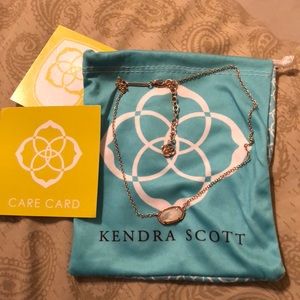 Kendra Scott necklace like new!